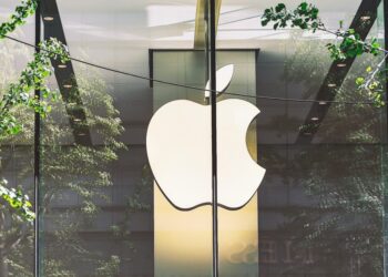 Apple a další firmy proti změnám ve vykazování čisté energie