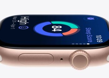 Apple Watch se zobrazením Sleep Score a nastavení notifikací
