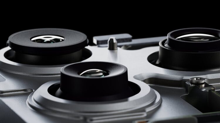 iPhone s teleobjektivem a fotoaparátem