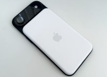 MagSafe na zadní straně iPhonu