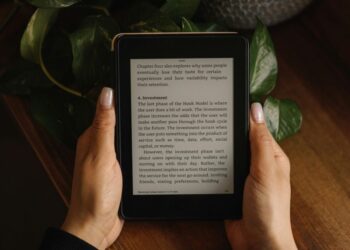 Starší čtečka Kindle s omezením přístupu ke knihám