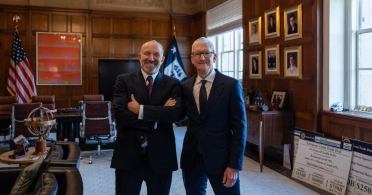 Tim Cook při návštěvě Washingtonu po oznámení změny vedení Applu