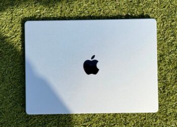 MacBook Pro v tenčím a lehčím redesignu