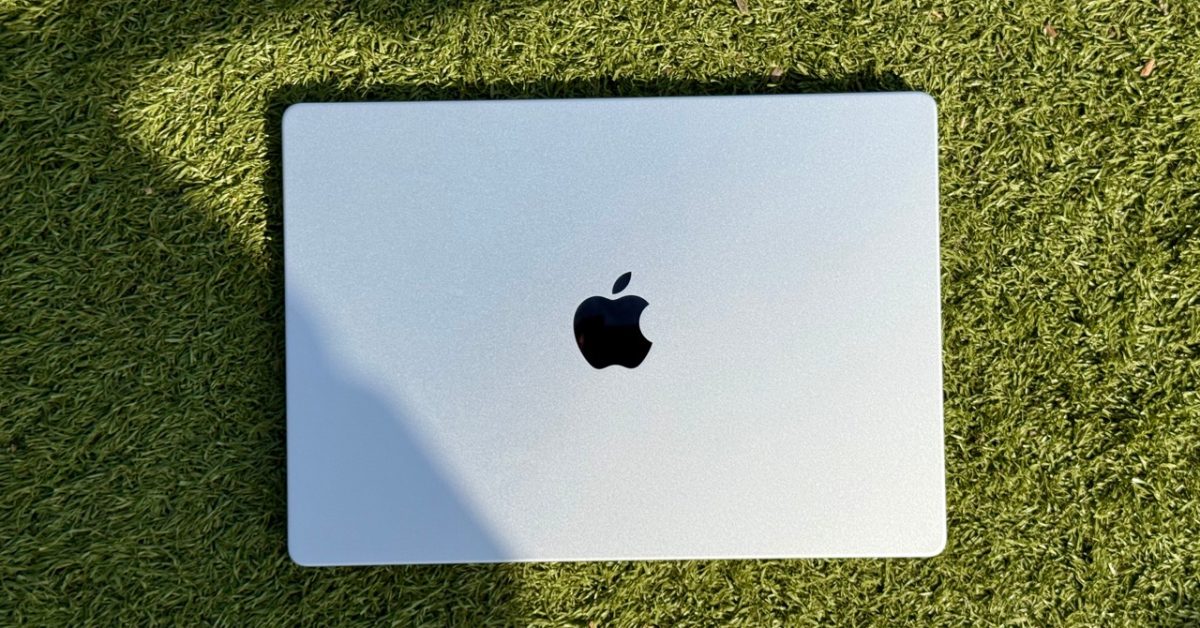MacBook Pro v tenčím a lehčím redesignu