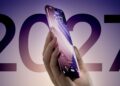 Koncept iPhonu se zahnutým displejem přes všechny hrany