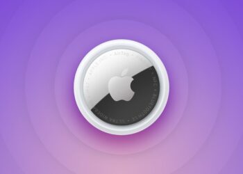AirTag vedle iPhonu a téma žalob kvůli stalkingu
