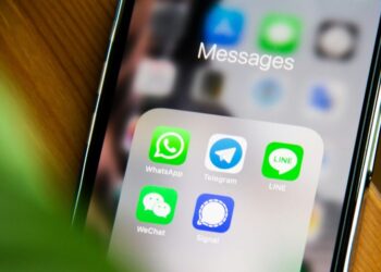 WhatsApp Plus na iPhonu s novými prémiovými funkcemi