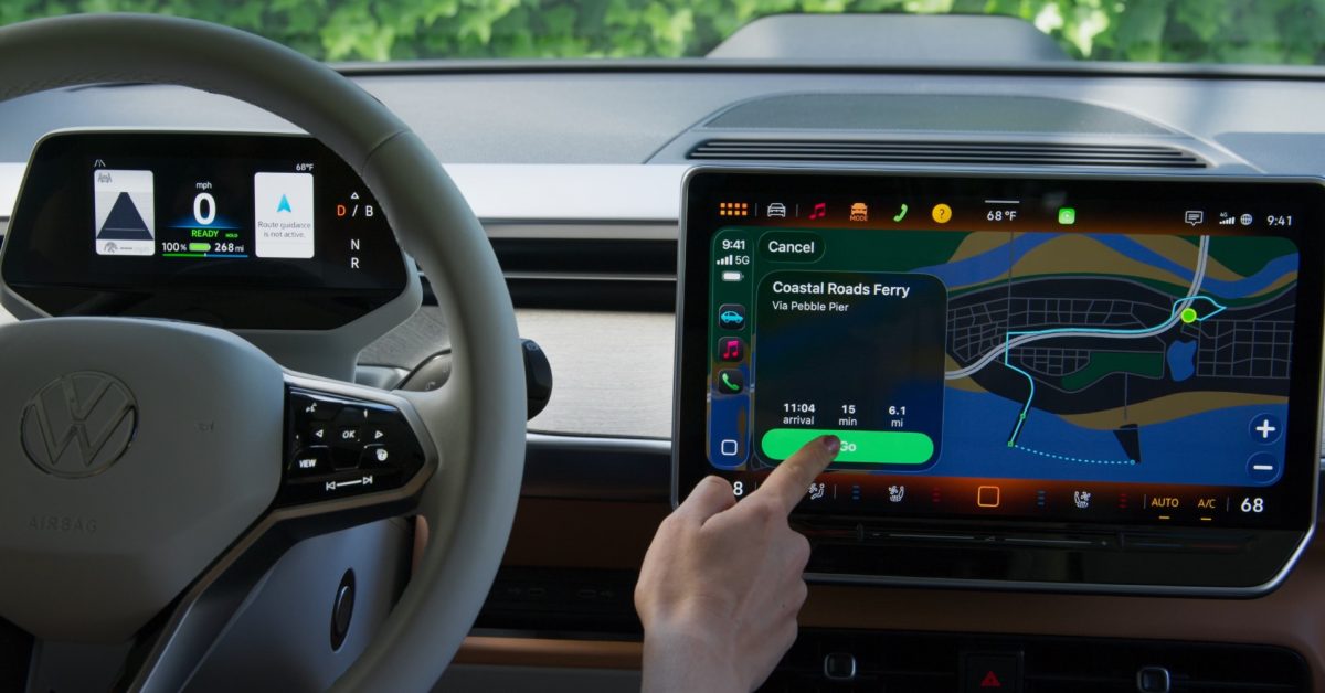 Google Maps v CarPlay s Gemini na displeji auta