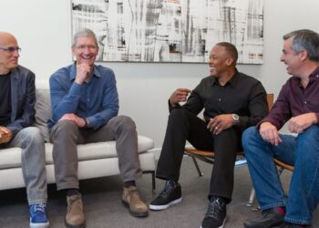 Tim Cook a přehled nejdůležitějších akvizic Applu