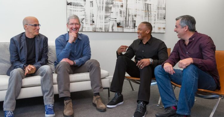 Tim Cook a přehled nejdůležitějších akvizic Applu