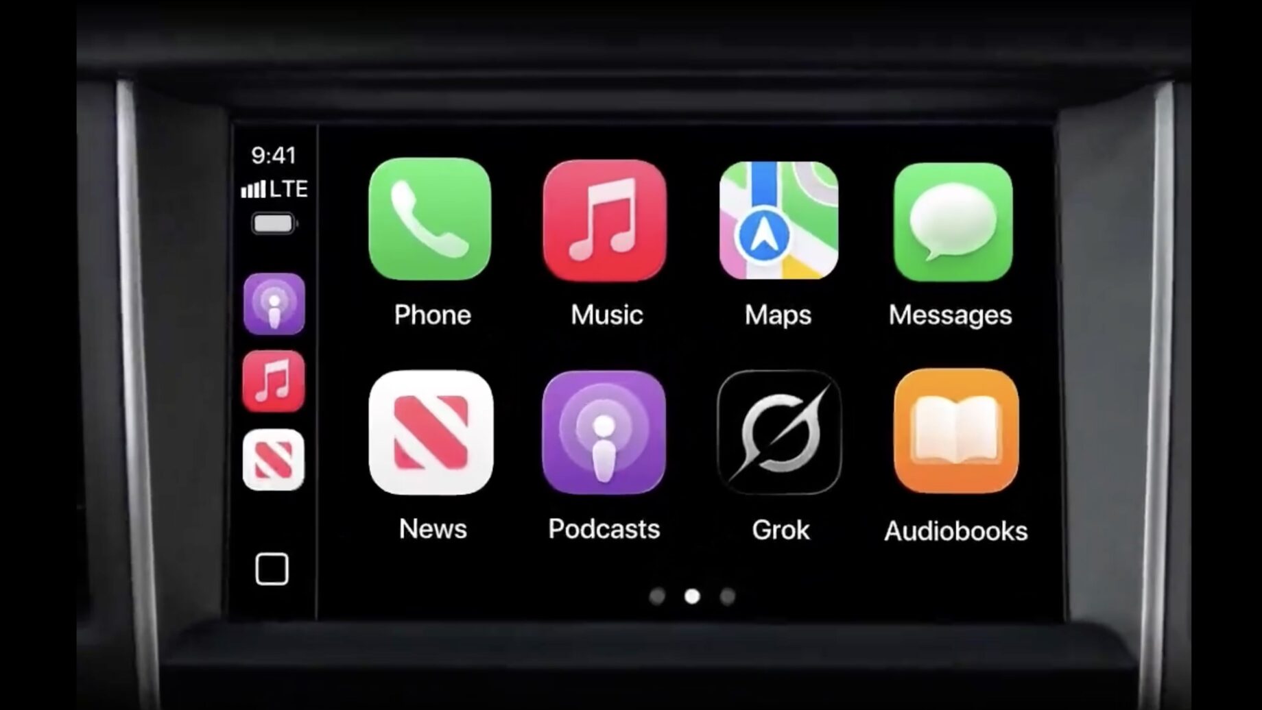 Grok Voice mode v Apple CarPlay na displeji auta