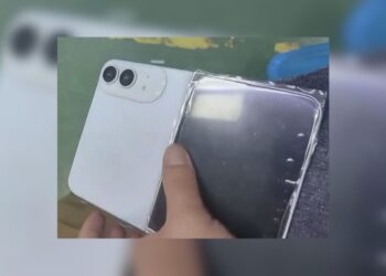 Bílý dummy model iPhonu Ultra