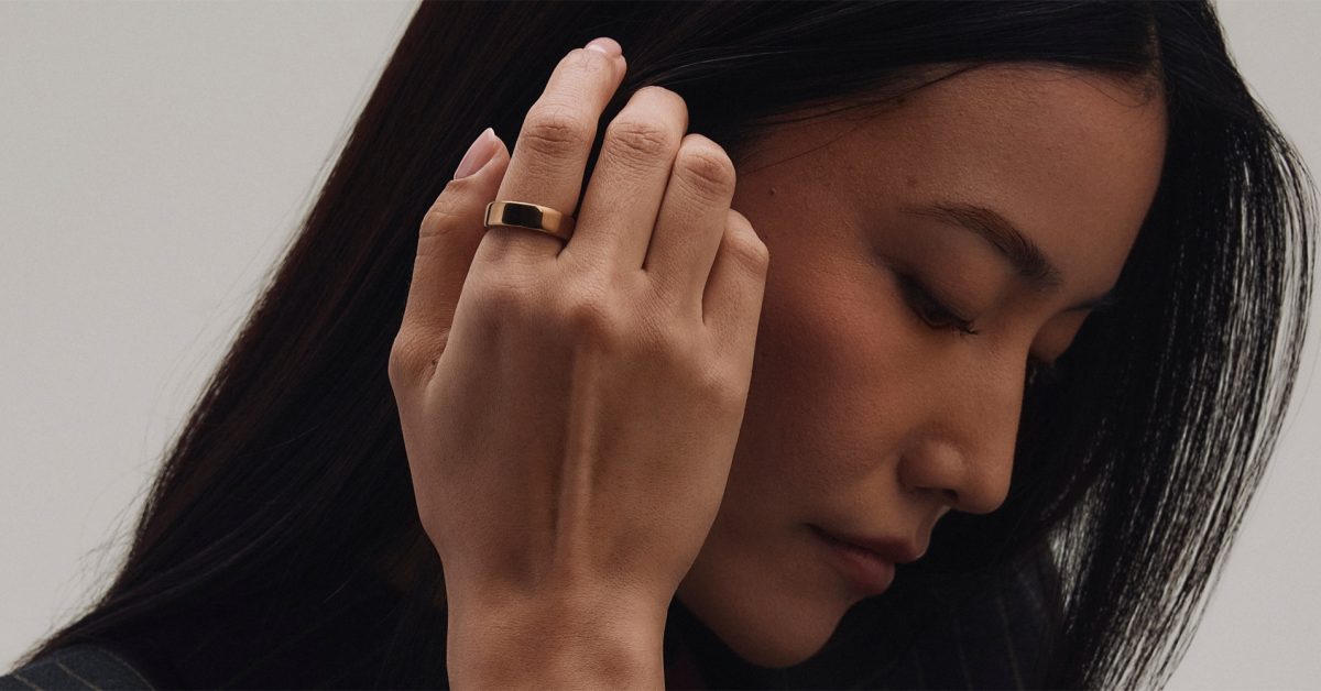 Chytrý prsten Oura Ring 5 na prstu