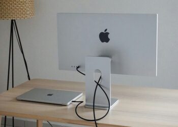 USB-C kabel pro Mac a Thunderbolt 4