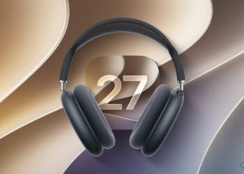 Sluchátka AirPods Max 2 na stole s iPhonem