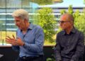 Craig Federighi a Greg Joswiak mluví o Siri a Apple Intelligence