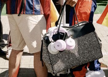 Nová Beats over-ear sluchátka v růžové a ivory barvě