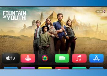 Logo Apple TV+ na obrazovce televize