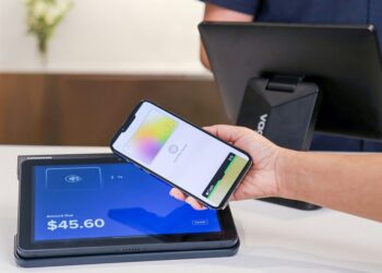 Apple Pay na iPhonu a návrh na otevření konkurenci