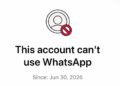 WhatsApp na displeji telefonu s upozorněním na zablokovaný účet