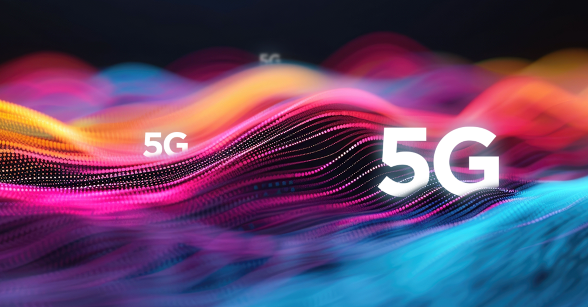 Telefon připojený k mmWave 5G síti ve městě