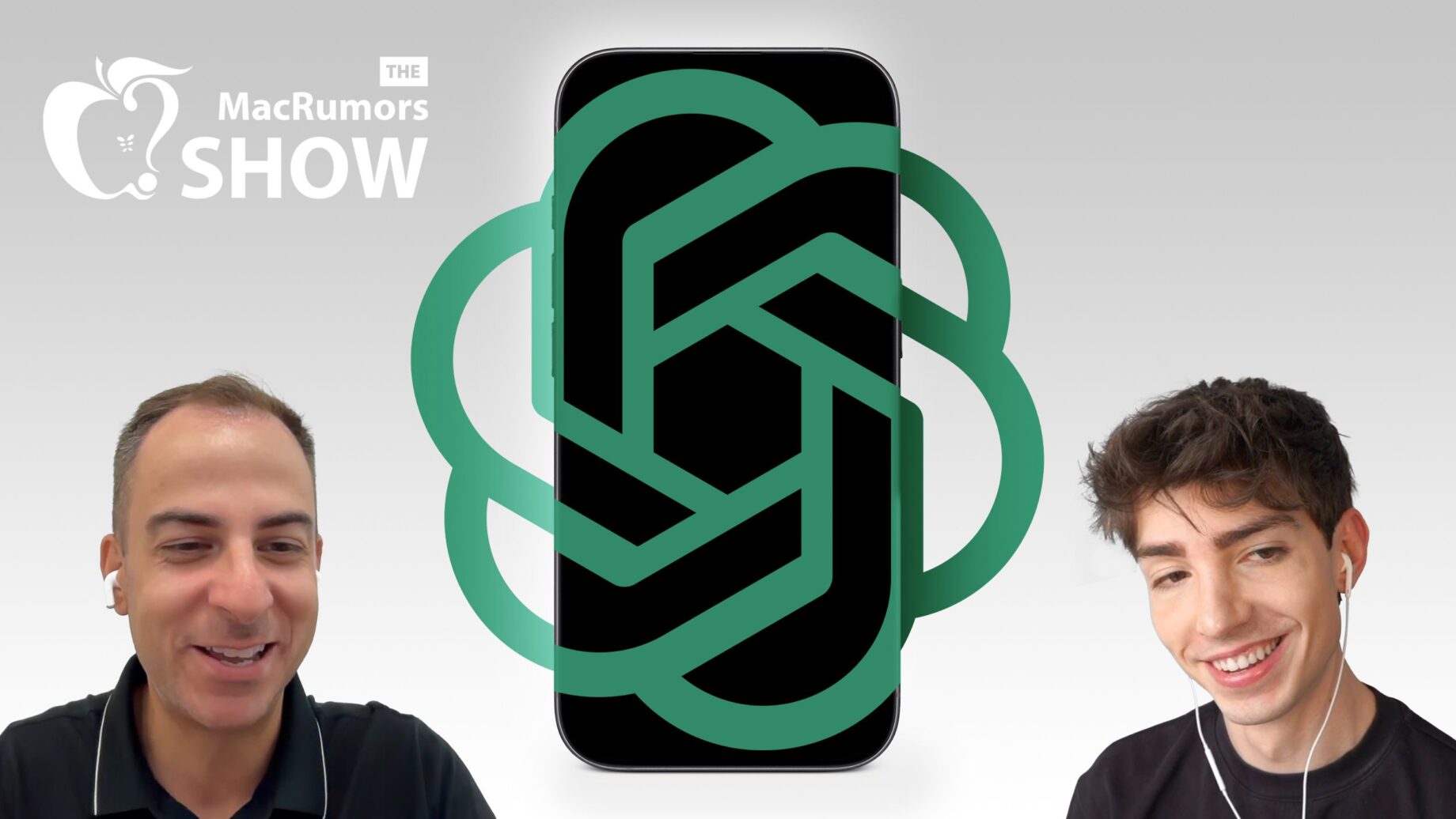 Logo OpenAI vedle iPhonu a loga Applu