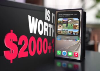 Samsung Galaxy Z Fold8 ve sklopeném a otevřeném stavu