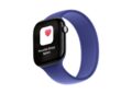Apple Watch na zápěstí s důrazem na funkce Edge AI