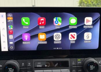 CarPlay v iOS 27 s novou Siri a videi v autě