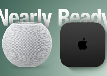 Apple TV a HomePod mini na bílém podkladu