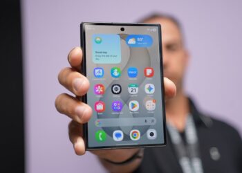 Samsung Galaxy Z Fold8 ve skládacím formátu