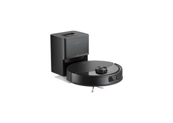 Černý robotický vysavač Roborock Q10 VF