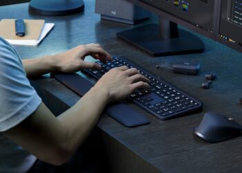 Bezdrátová klávesnice Logitech MX Keys S s českým a slovenským rozložením