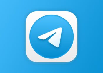 Telegram na displeji iPhonu s upozorněním na stažení z App Storu
