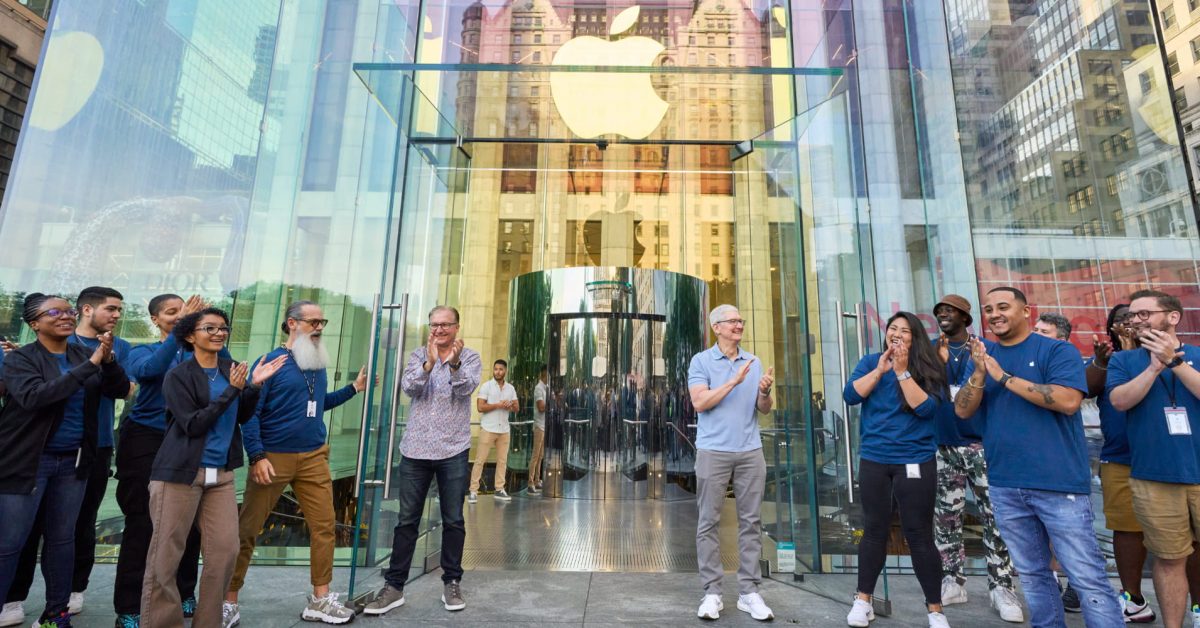 Skládací iPhone, MacBook a Apple TV s novými funkcemi