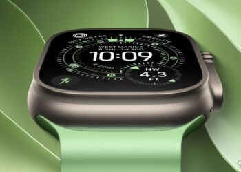 Apple Watch Ultra na zápěstí s důrazem na nový čip a senzory