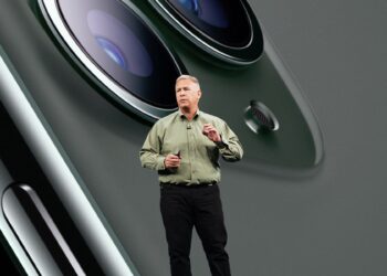 Phil Schiller a logo App Storu