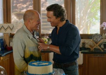 Matthew McConaughey a Woody Harrelson v seriálu Brothers na Apple TV