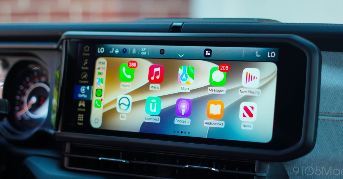 CarPlay v autě a displej infotainmentu