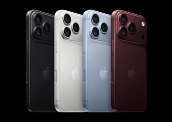 iPhone 18 Pro v ruce s otevřeným fotoaparátem