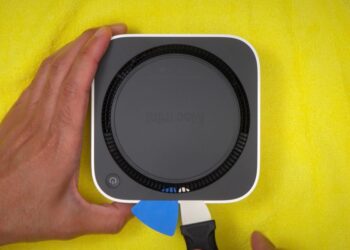 Nový Mac mini s upozorněním na připájené interní SSD