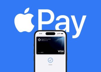 Apple Pay na iPhonu vedle platební karty