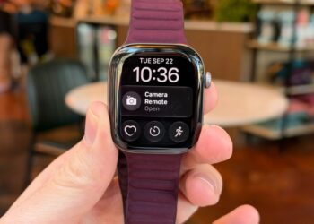 Apple Watch Series 12 se zdravotními údaji na ciferníku