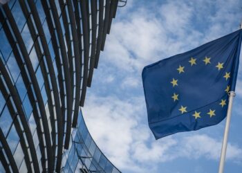 Evropská unie zpřísňuje pravidla pro děti na sociálních sítích a u chatbotů