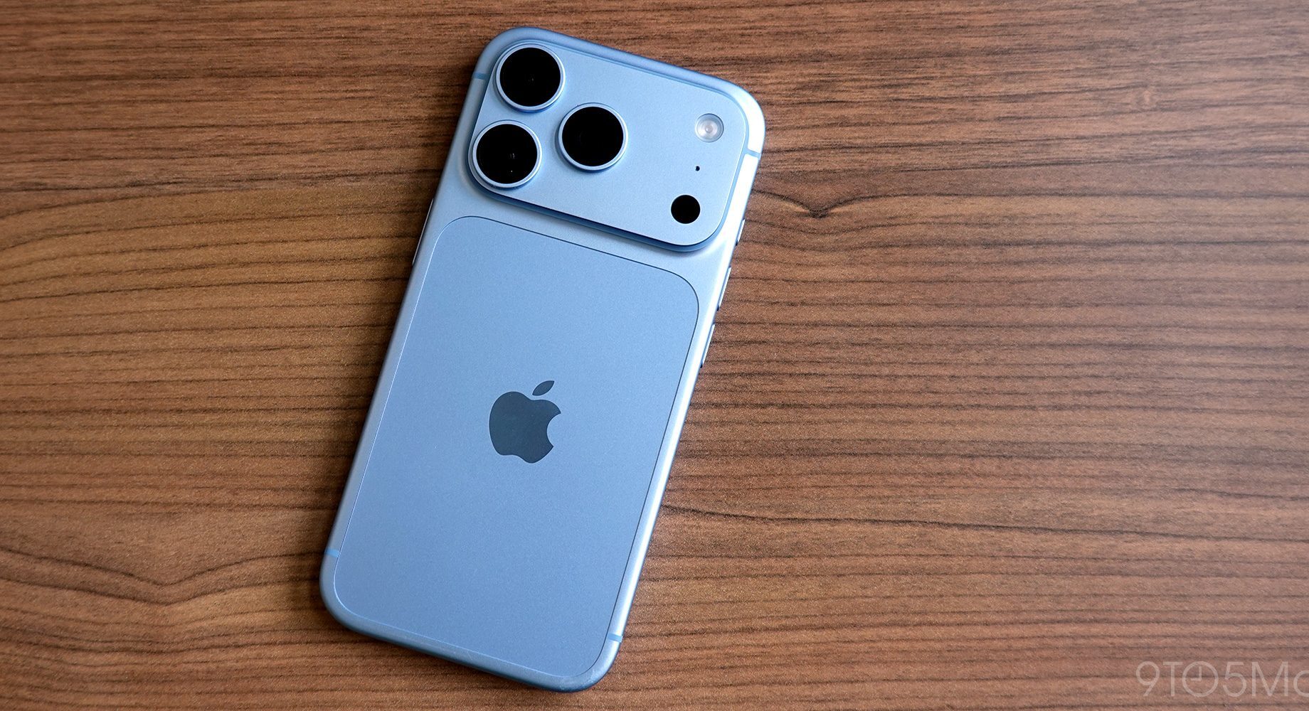 iPhone 18 Pro s variabilní clonou a menší Dynamic Island