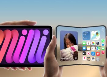 Srovnání rozloženého iPhonu Duo a iPadu mini