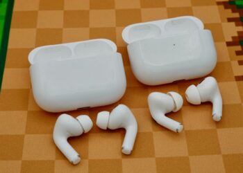 AirPods Pro 3 vedle AirPods Pro 2