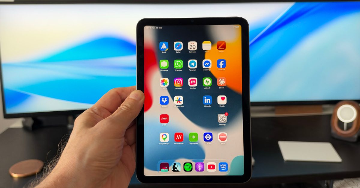 iPad mini vedle iPhonu jako náhled na údajný iPhone Duo